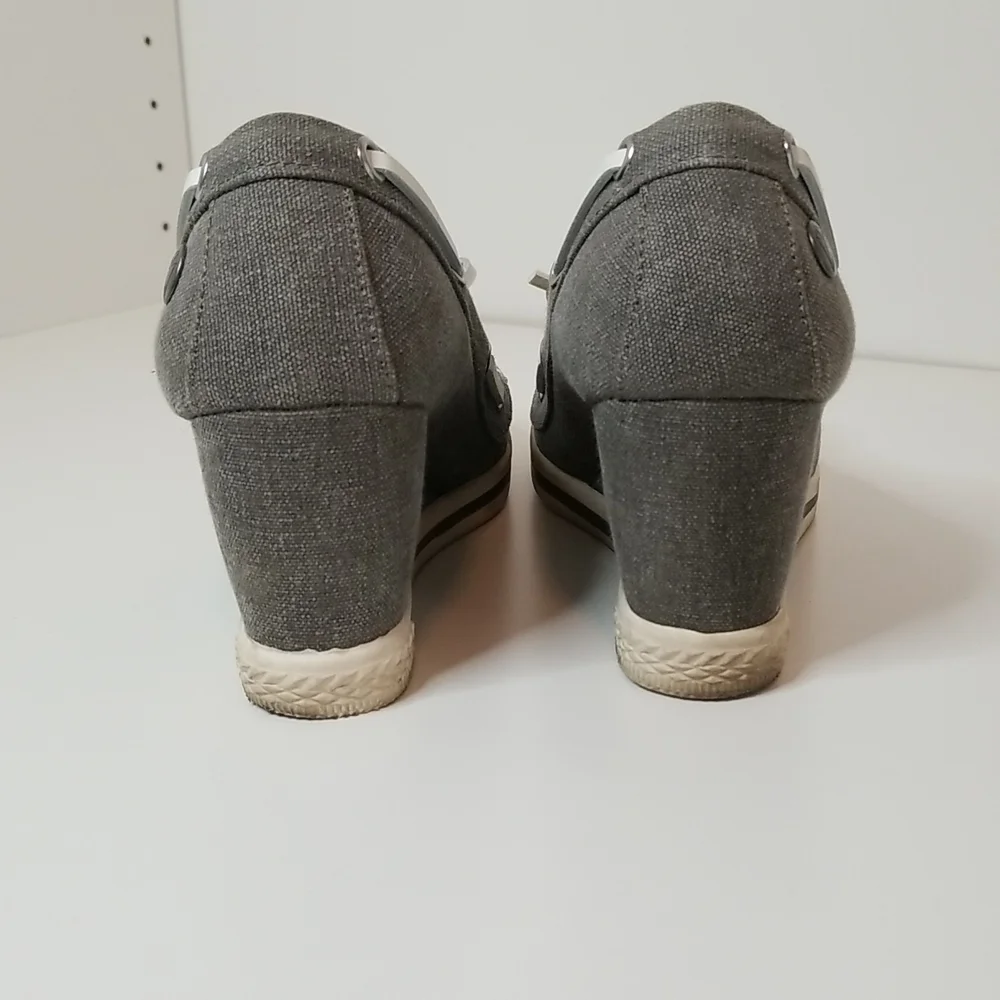 Rock & Candy Gray Wedges - Picture 7 of 10